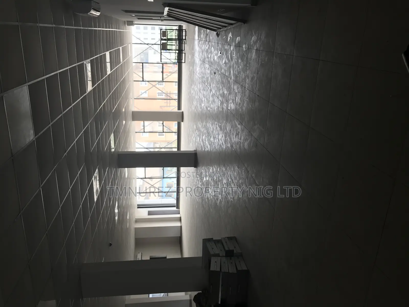 Open Space Showroom for Rent at Ikate