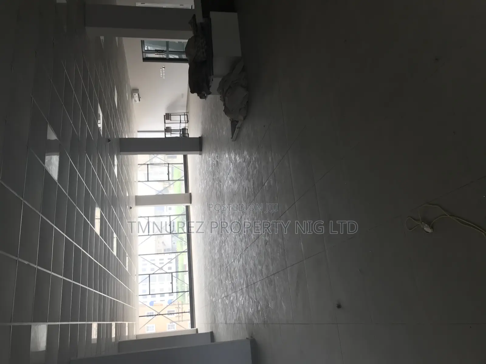 Open Space Showroom for Rent at Ikate