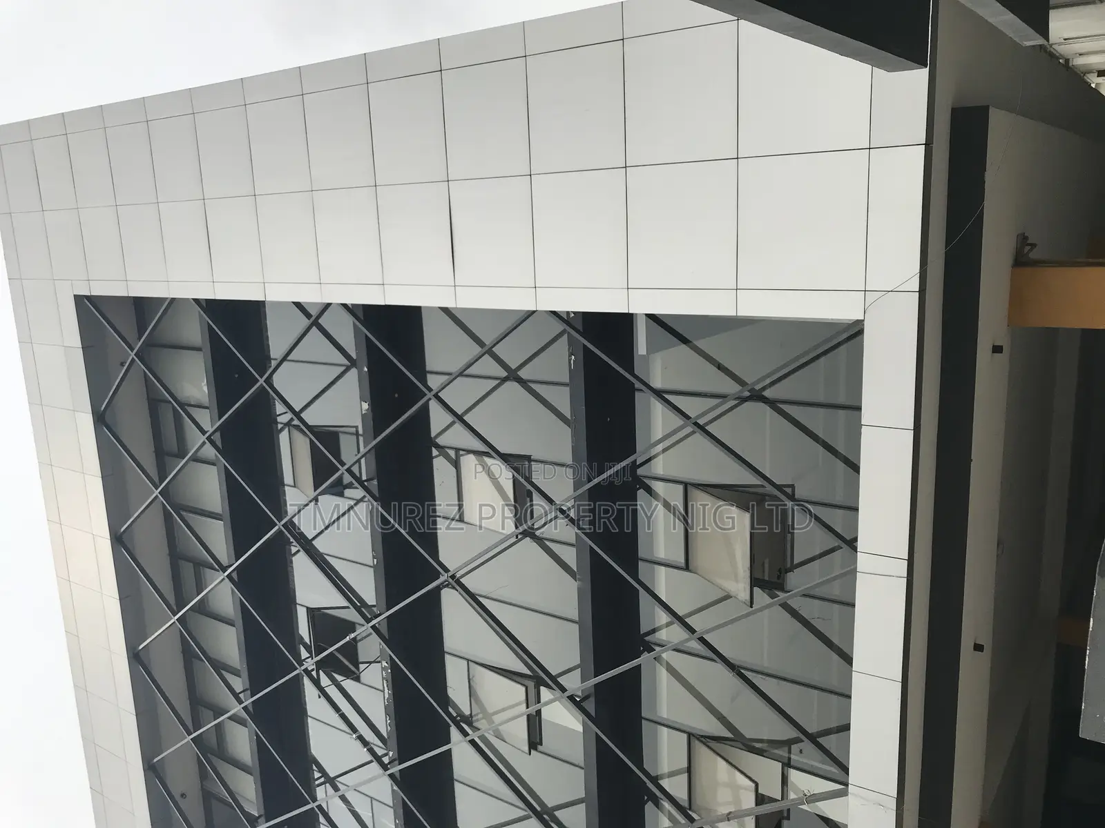 Open Space Showroom for Rent at Ikate