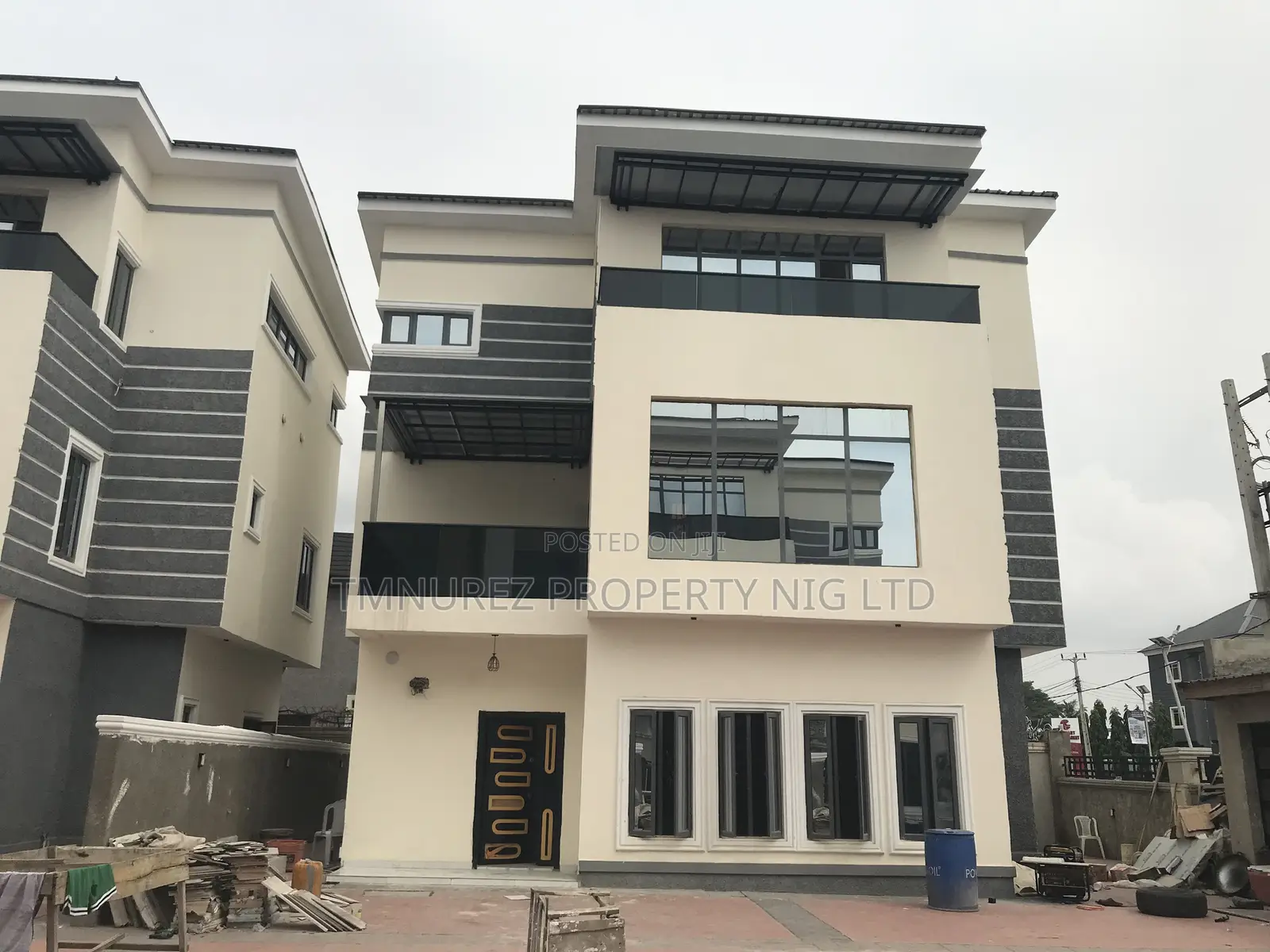4bdrm Duplex in Lekki for rent