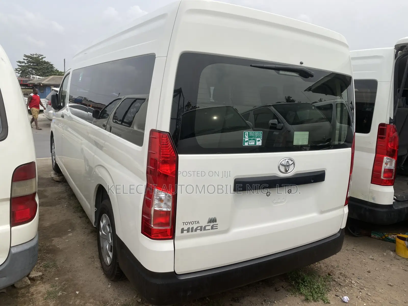 Toyota HiAce 2019 White