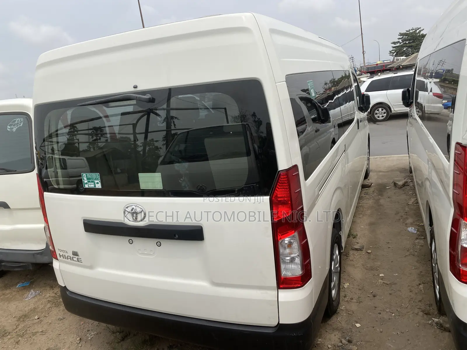 Toyota HiAce 2019 White