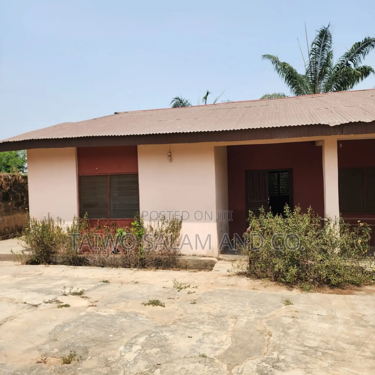 3bdrm Block of Flats in Moniya for sale
