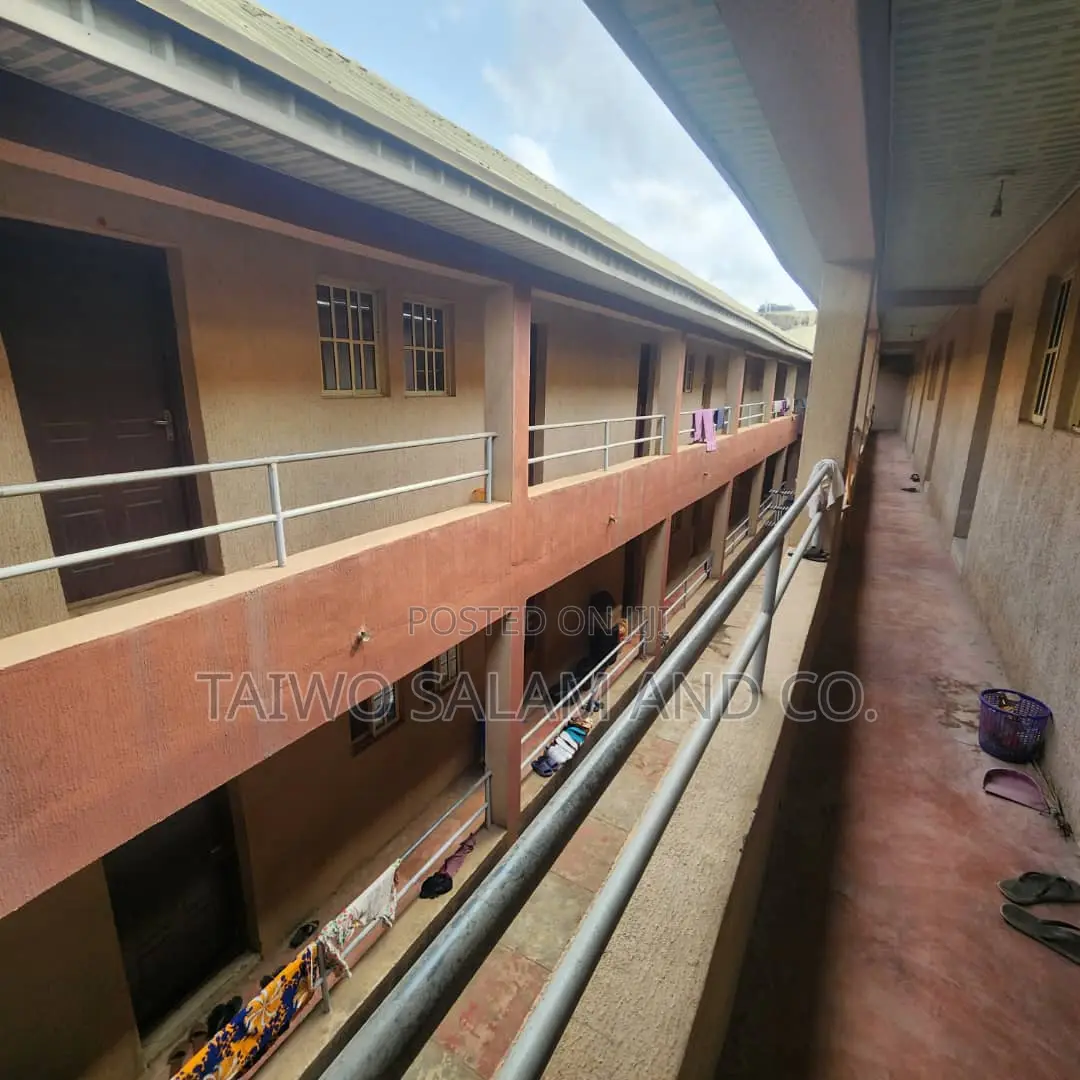 1bdrm Block of Flats in Agbowo for sale