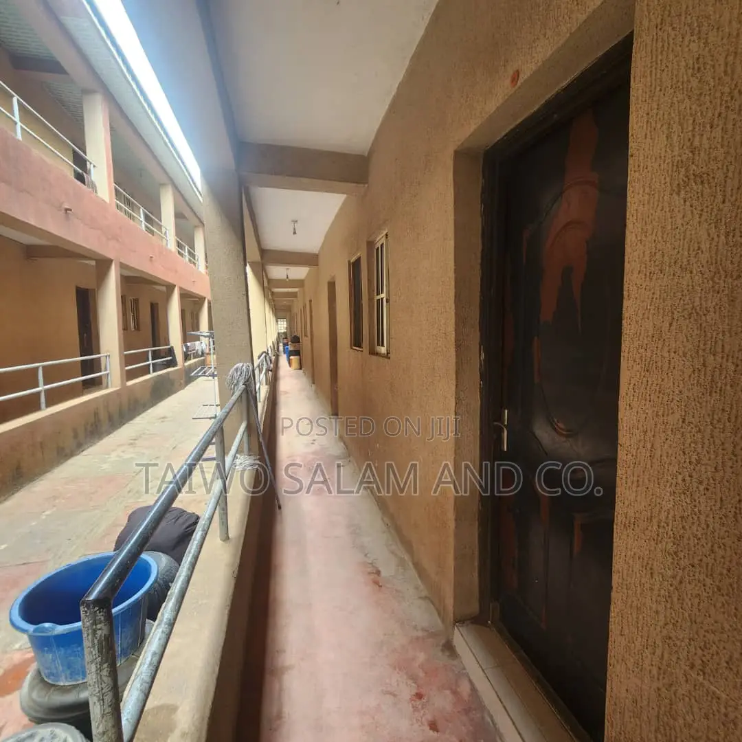 1bdrm Block of Flats in Agbowo for sale
