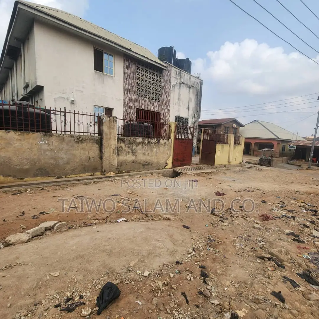 1bdrm Block of Flats in Agbowo for sale