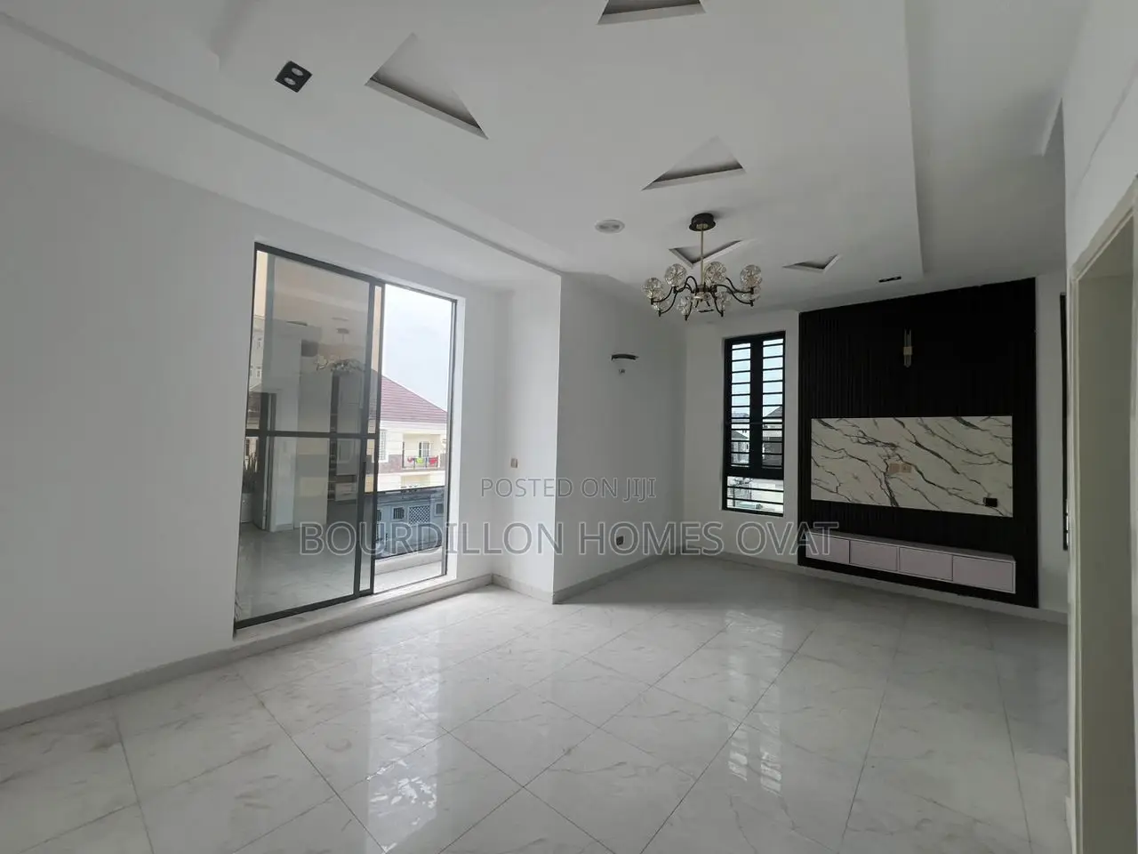 5bdrm Duplex in Osapa london for sale