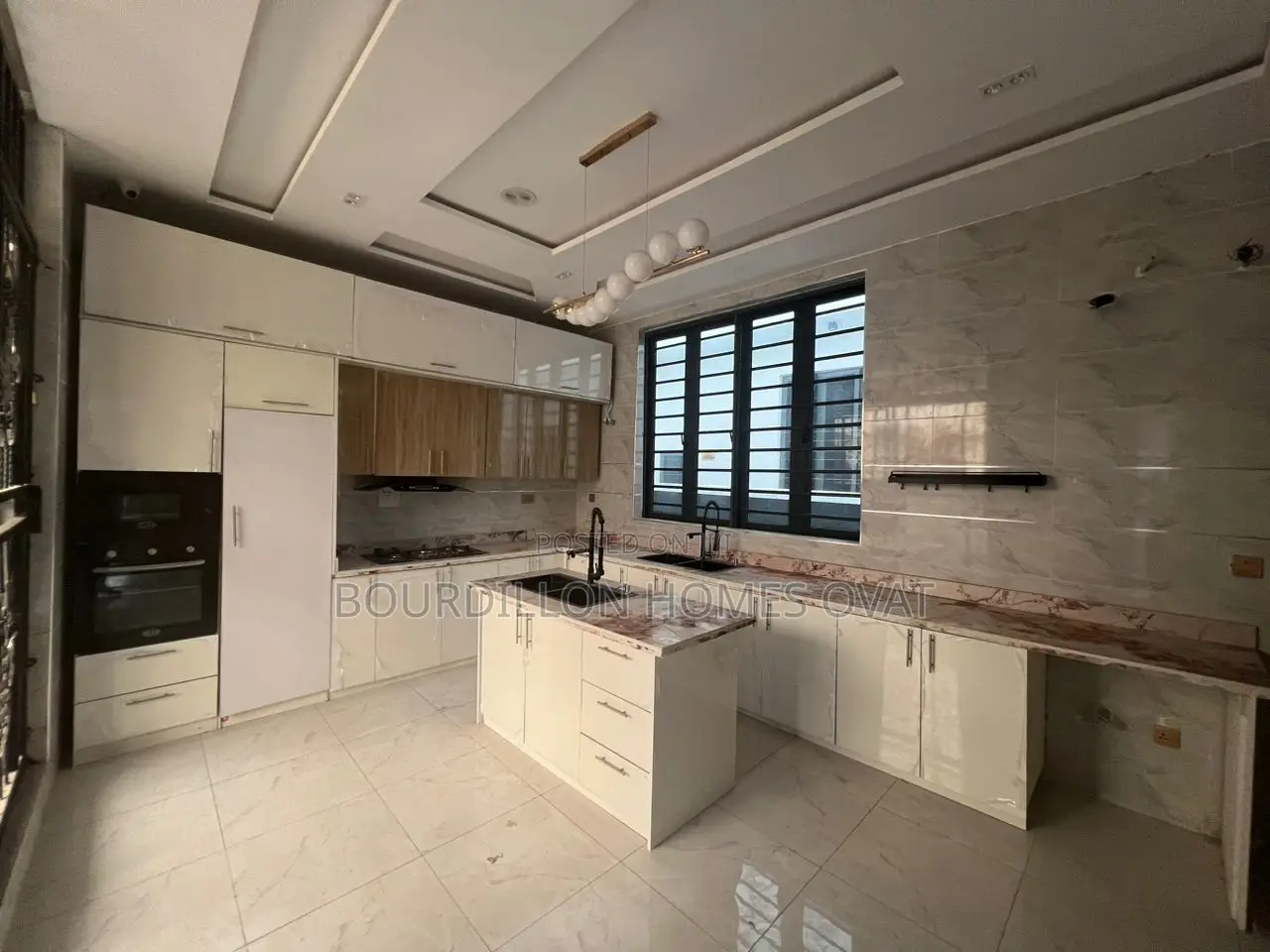 5bdrm Duplex in Osapa london for sale