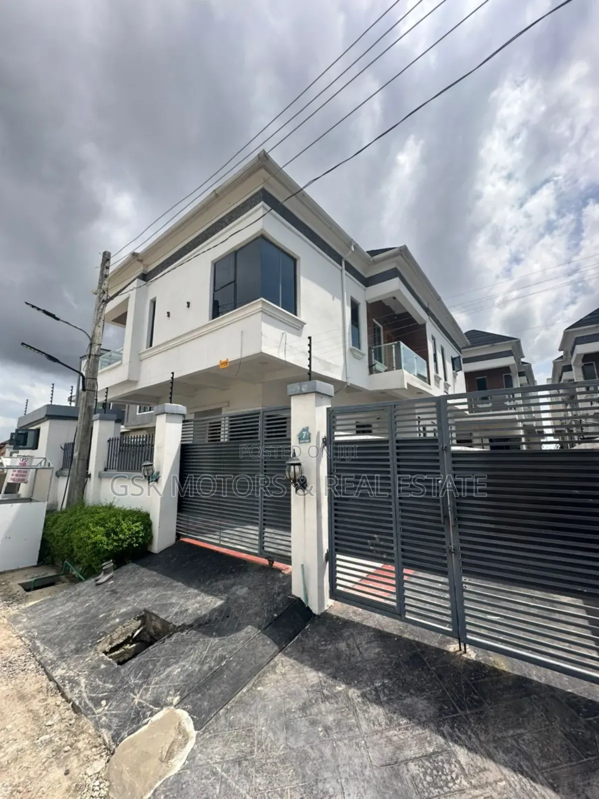 4bdrm Duplex in Chevron, Lekki Expressway for sale