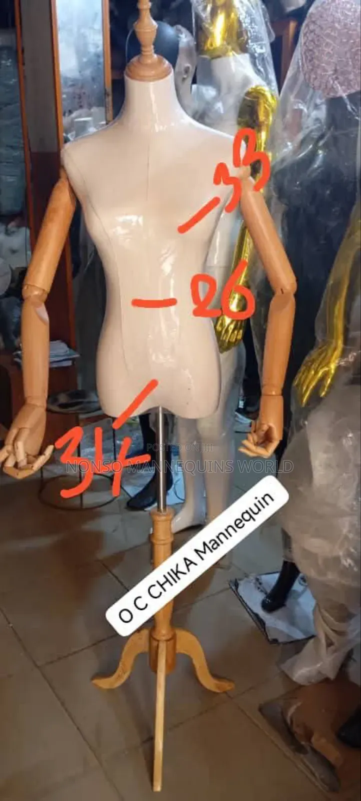 Female Body Form With Flexible And Adjustable Wooden Hands