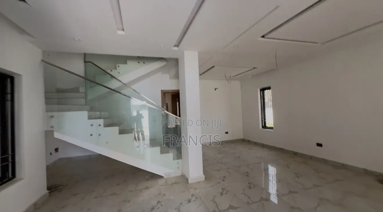 4bdrm Townhouse/Terrace in Jahi for sale