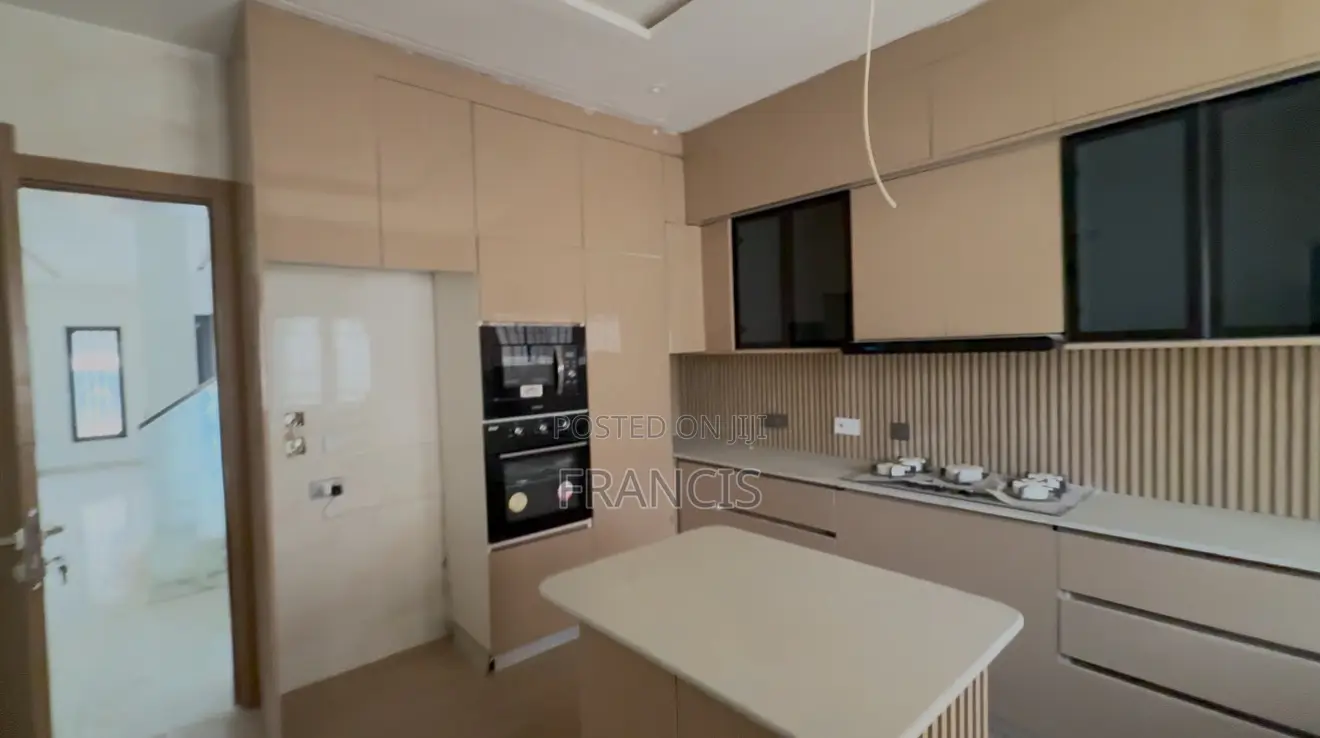 4bdrm Townhouse/Terrace in Jahi for sale