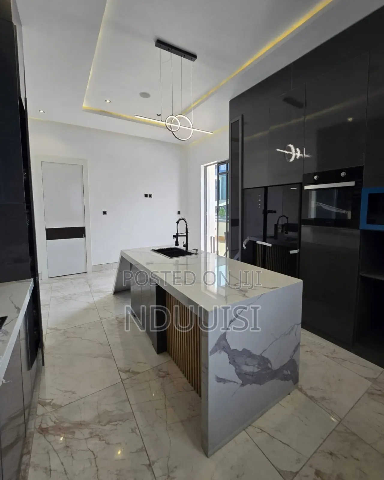 5bdrm Duplex in Lekki County Homes for sale