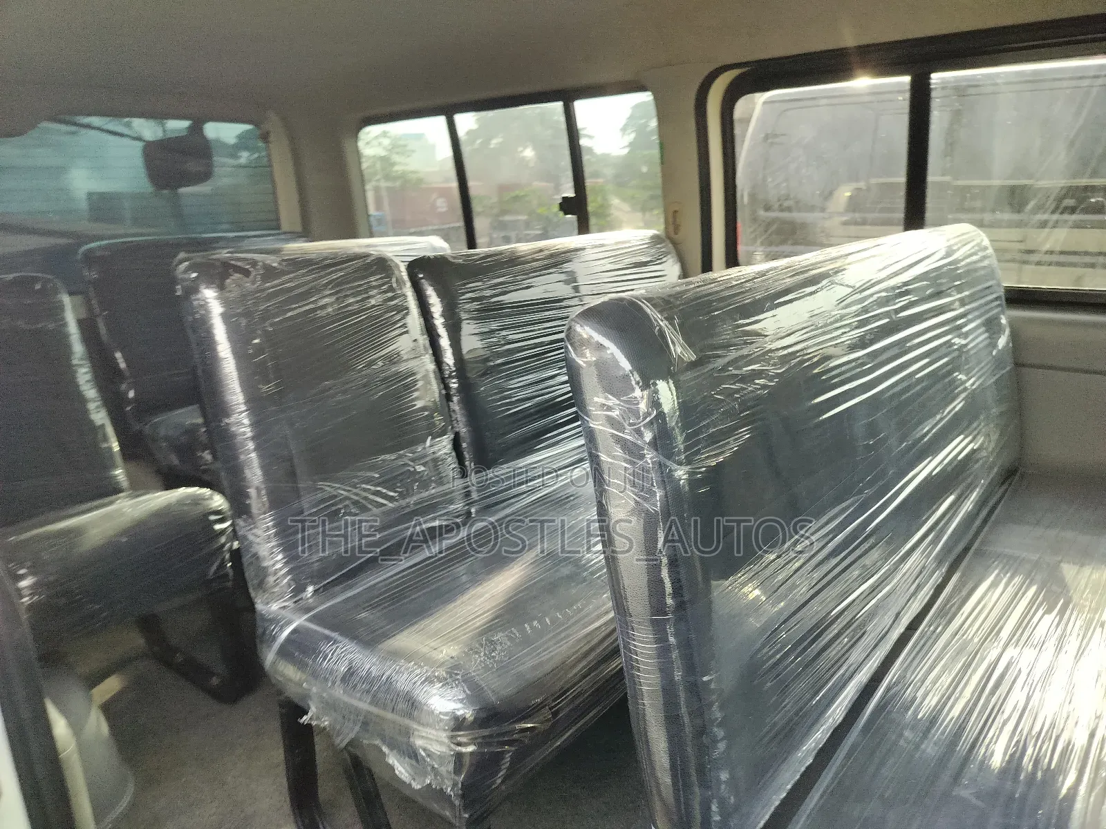 Toyota HiAce 2011 White