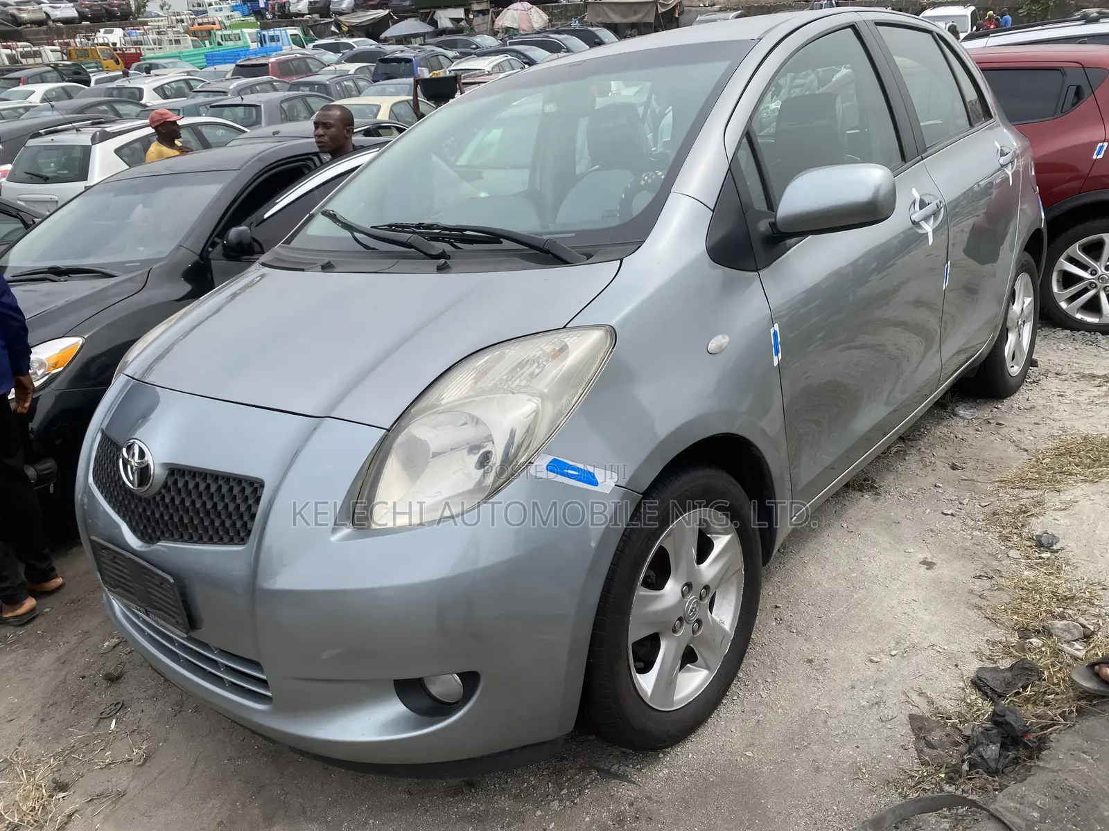 Toyota Yaris Base Sedan 4dr 2010 Silver