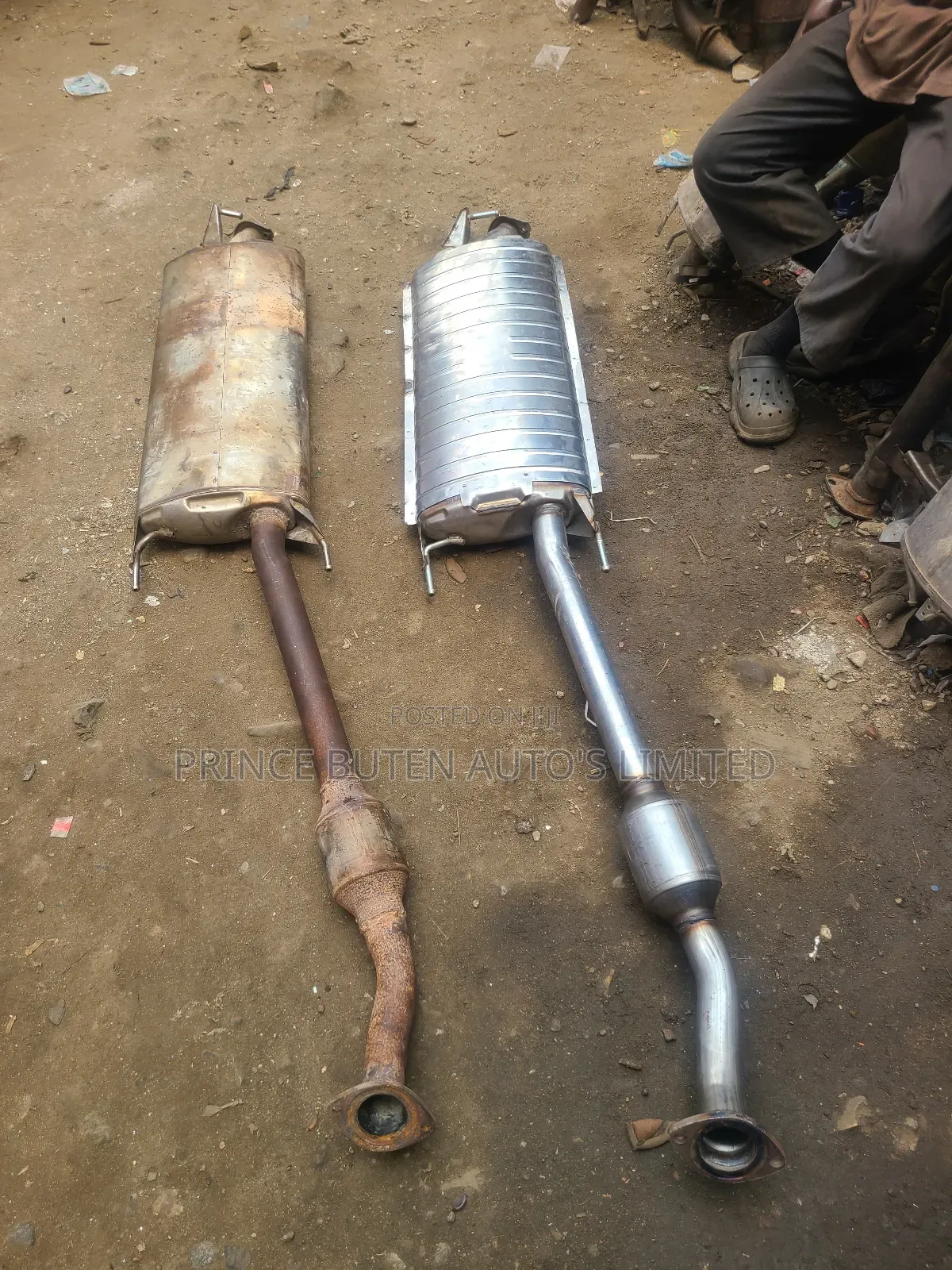 Center Pot and Catalyst Rav4 2008.Tokunbo/Brand New