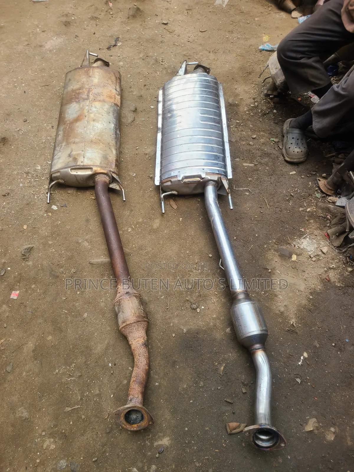 Center Pot and Catalyst Rav4 2008.Tokunbo/Brand New
