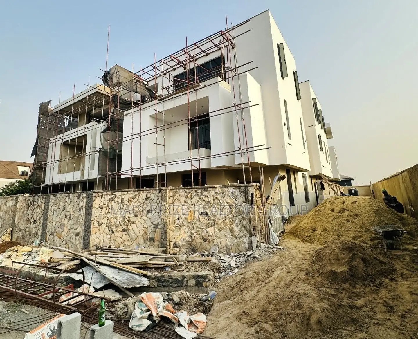 5bdrm Duplex in Magodo Phase 2 Lagos for sale