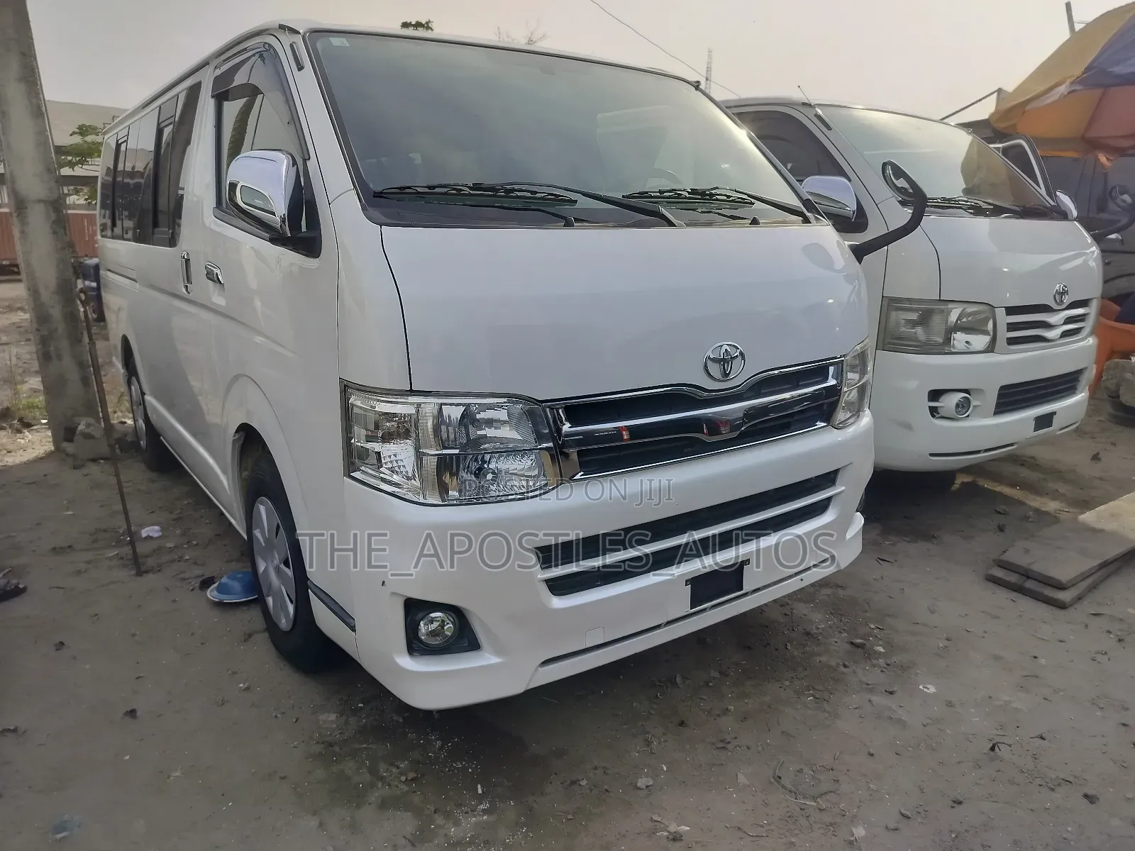 Toyota Grand HiAce 2011 White