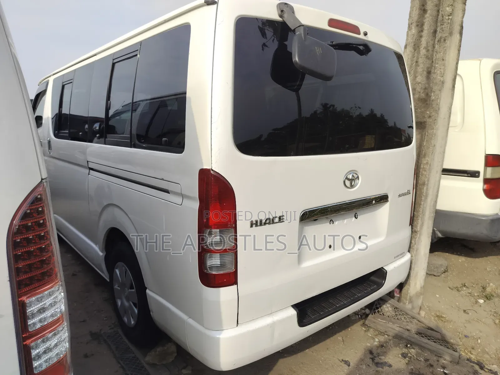 Toyota Grand HiAce 2011 White