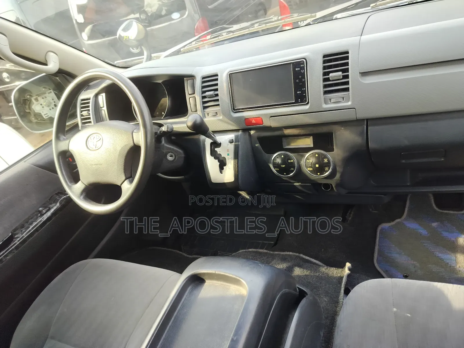 Toyota HiAce 2012 White
