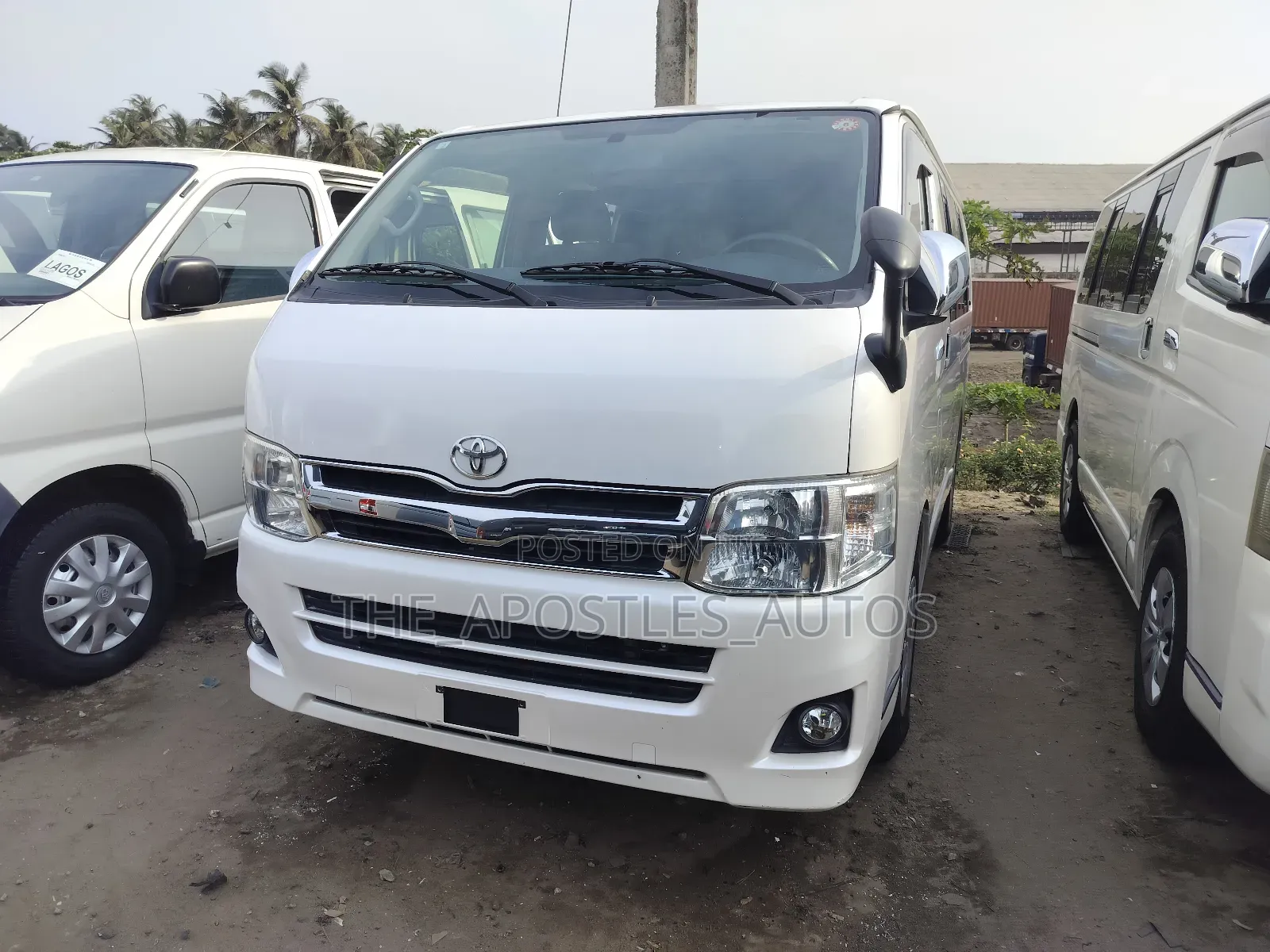 Toyota HiAce 2012 White