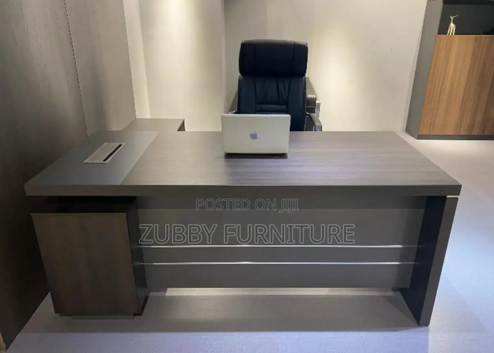 High Quality and Imported Office Table With Good Quality
