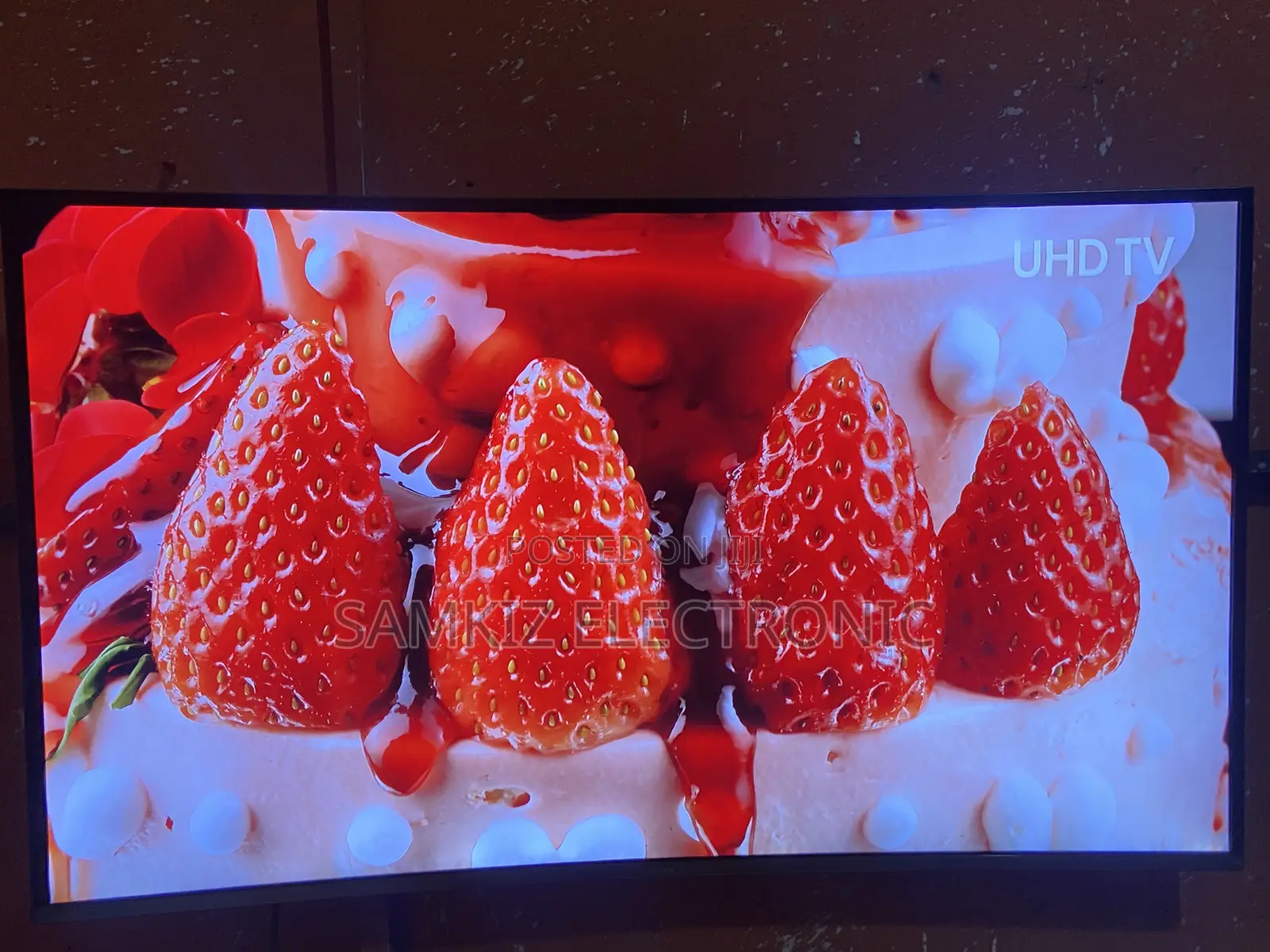 43 Inch Curved Smart Uhd TV (Direct UK Used)