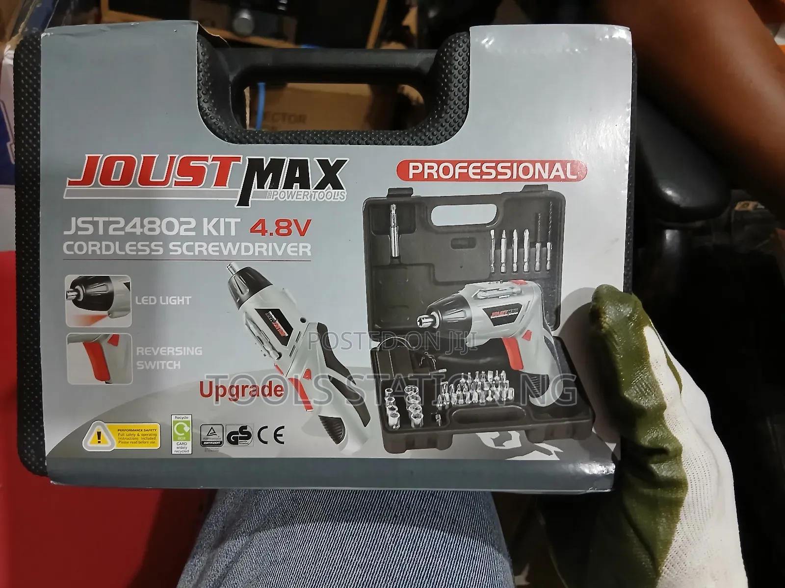 Cordless 4.8v Screwdriver Set.