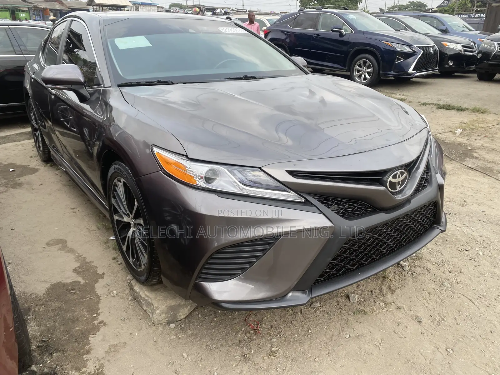 Toyota Camry SE (2.5L 4cyl 8A) 2019 Gray
