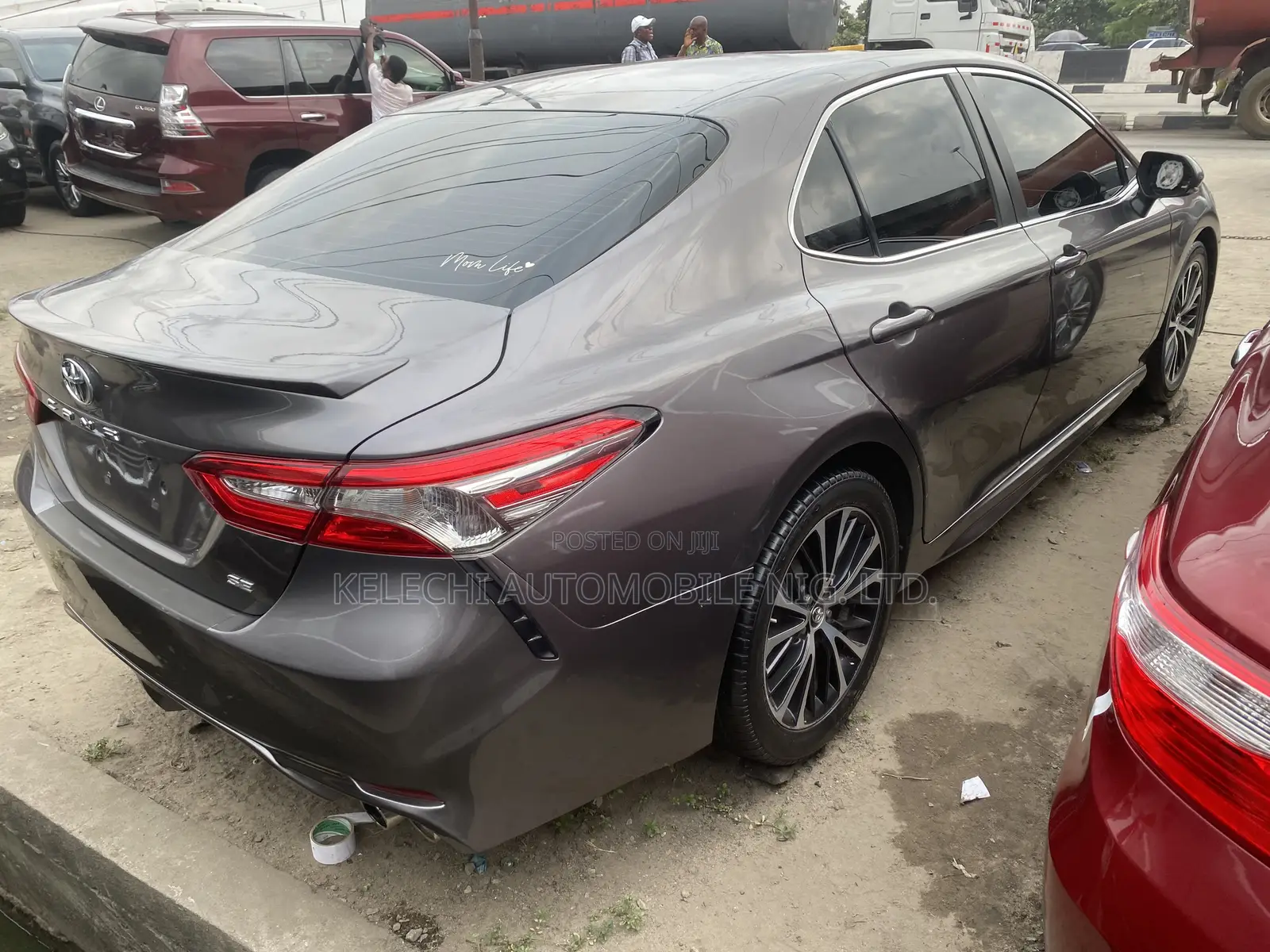 Toyota Camry SE (2.5L 4cyl 8A) 2019 Gray