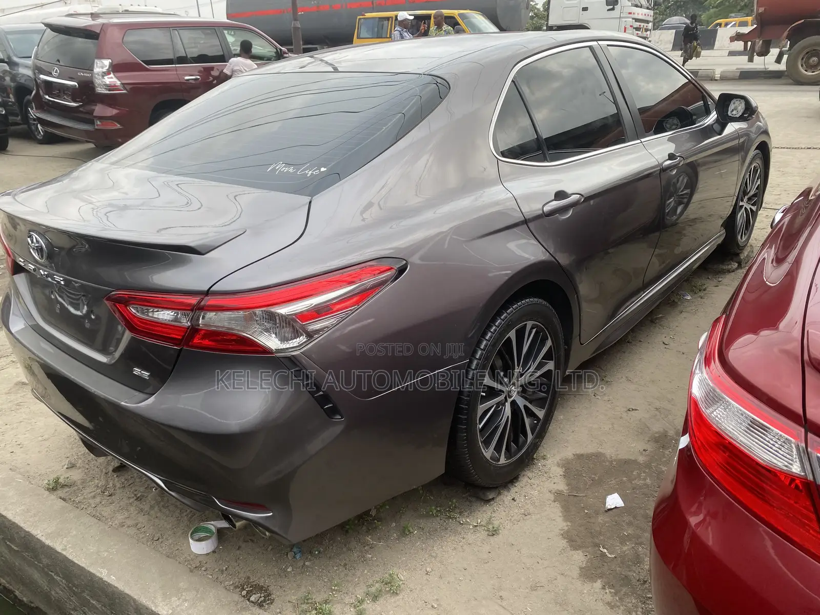 Toyota Camry SE (2.5L 4cyl 8A) 2019 Gray