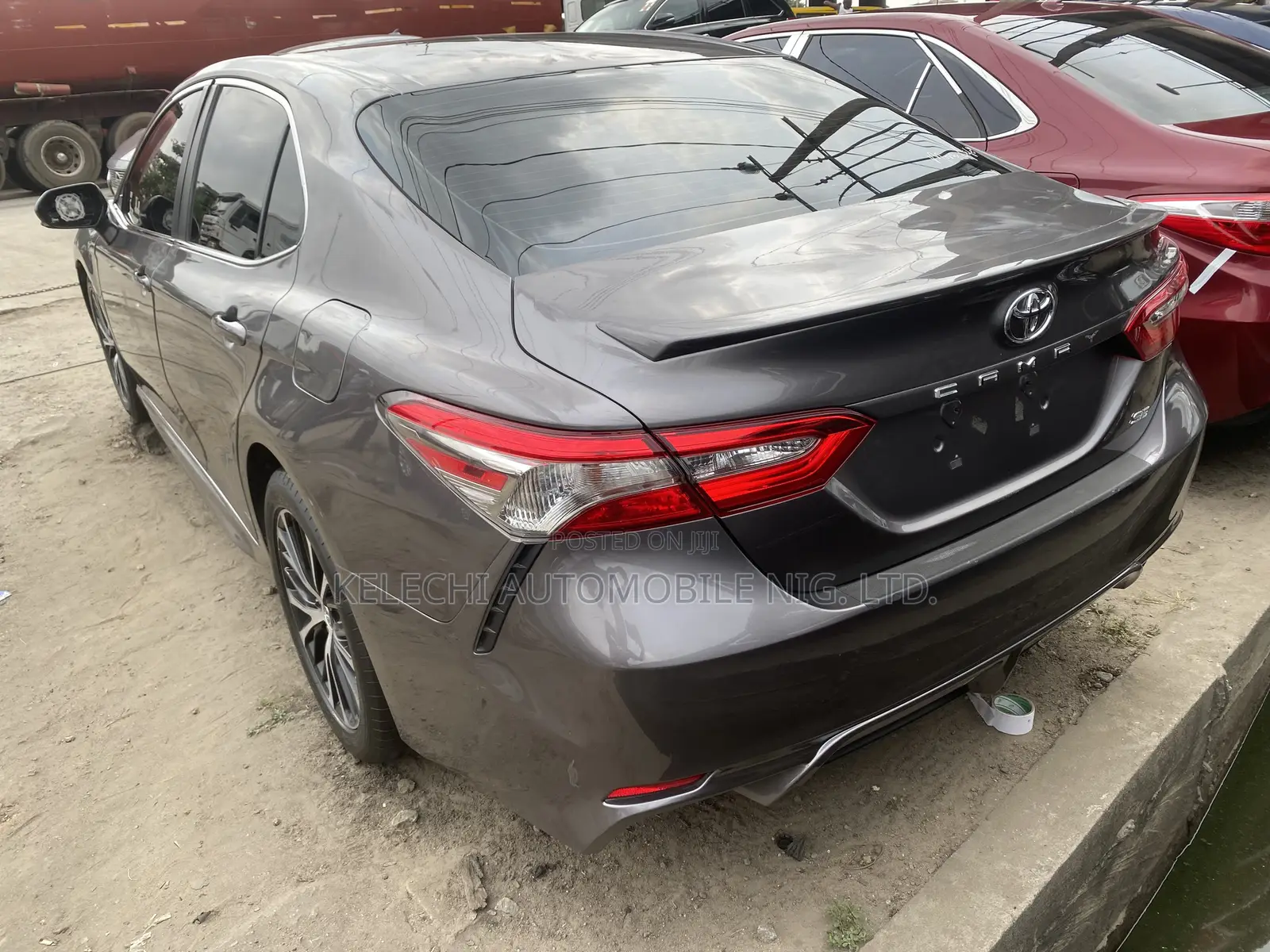 Toyota Camry SE (2.5L 4cyl 8A) 2019 Gray