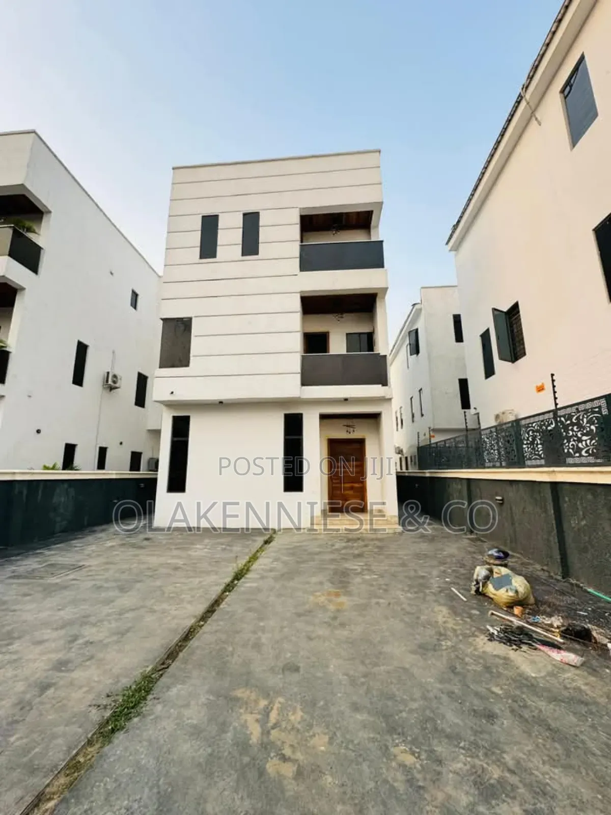 5bdrm Duplex in Ikeja for sale