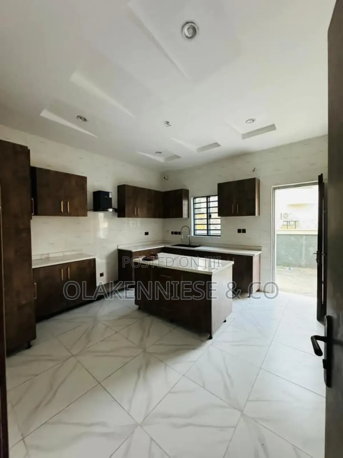 5bdrm Duplex in Ikeja for sale