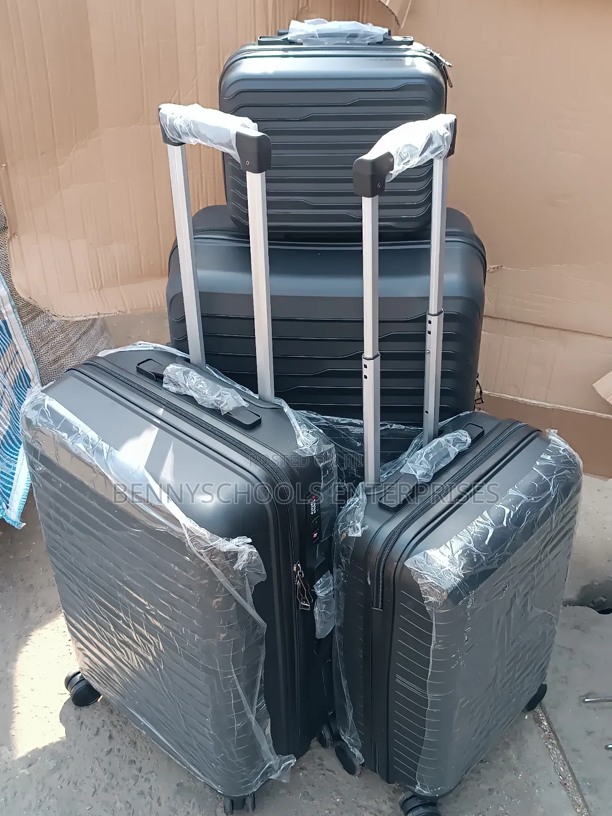 Black Set of 4 FL Unbreakable Elastic Rubber Travel Luggages