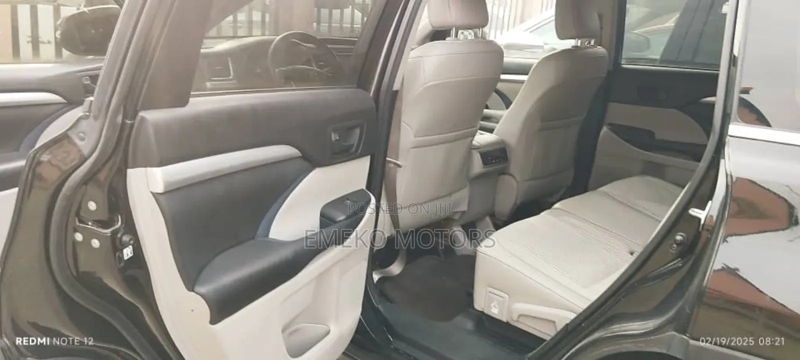 Toyota Highlander LE 4x4 V6 (3.5L 6cyl 8A) 2018 Black
