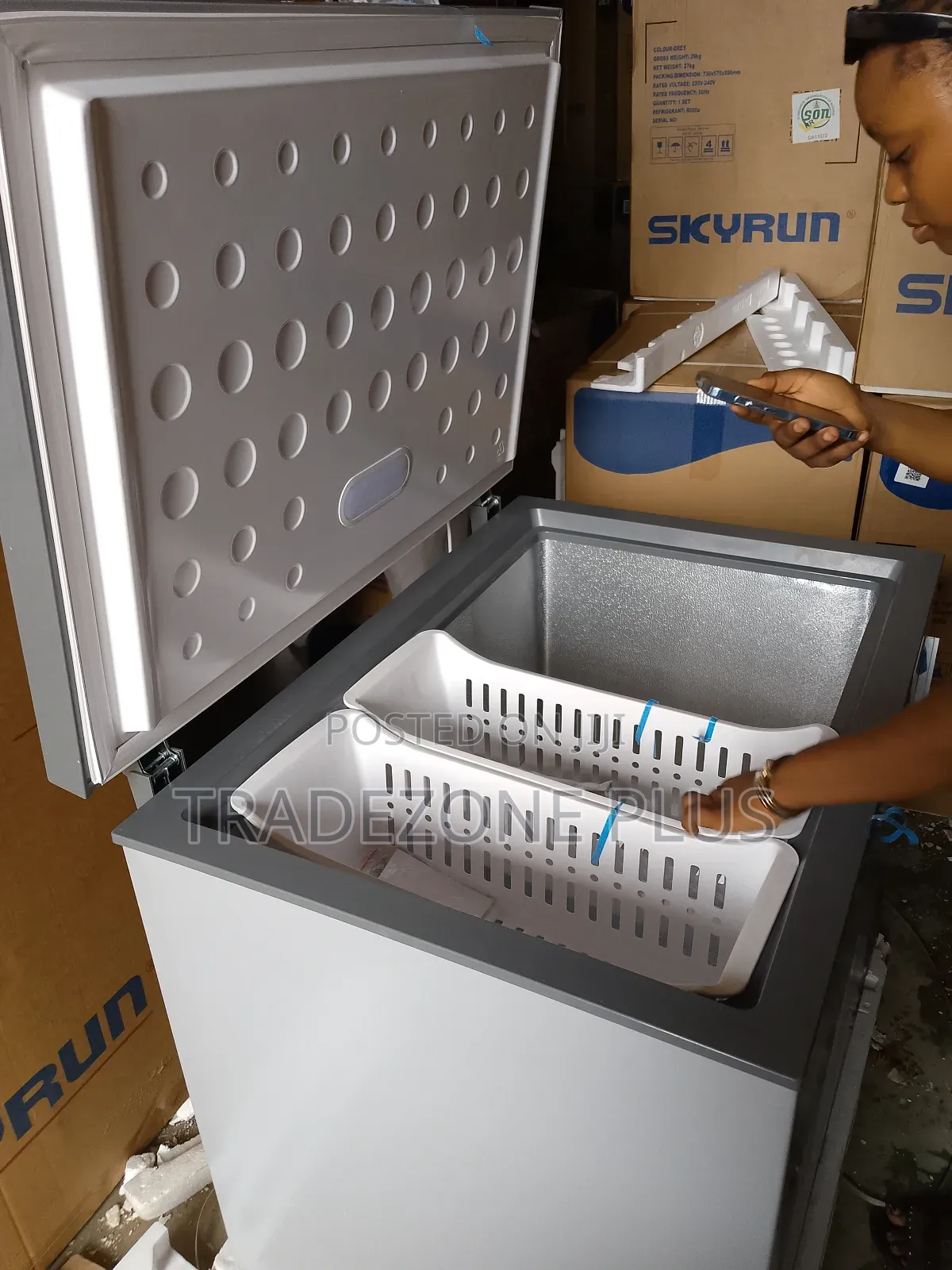 Rapid Freezing Skyrun 200l Standing Chest Freezer
