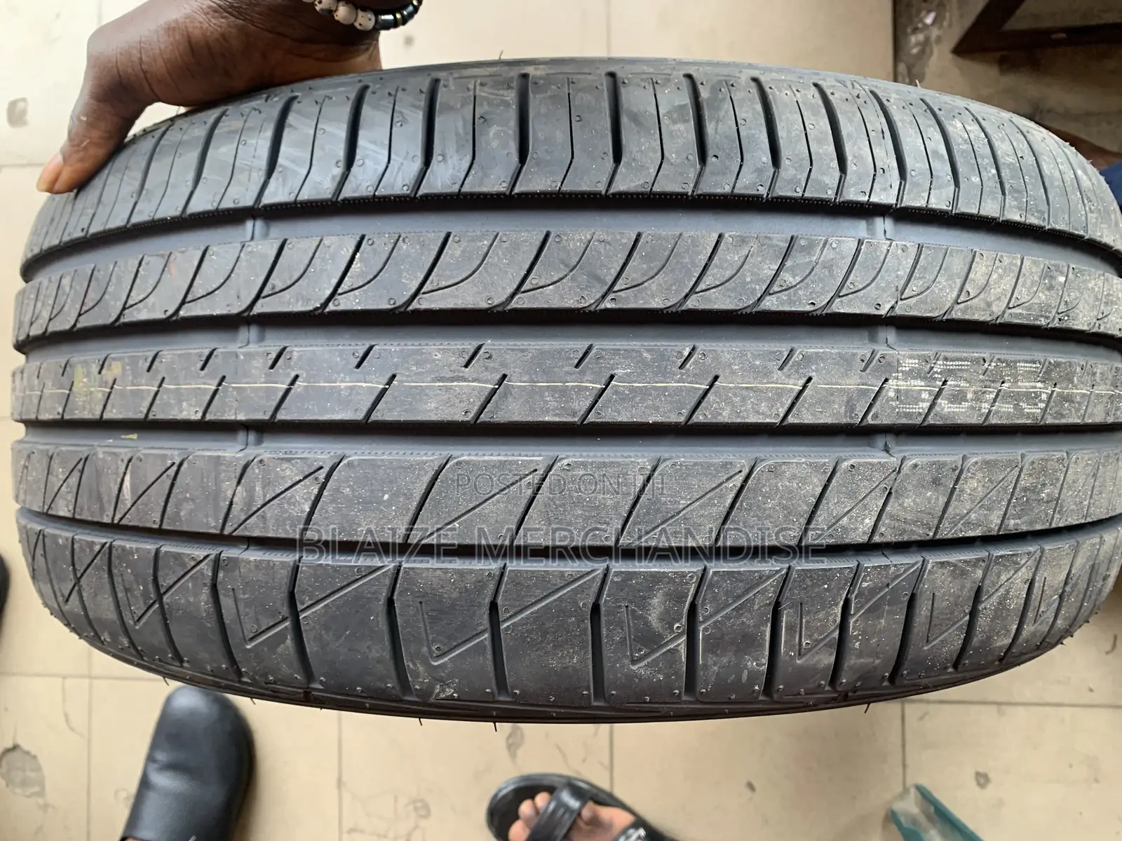 245/45r18 Dunlop Tyre