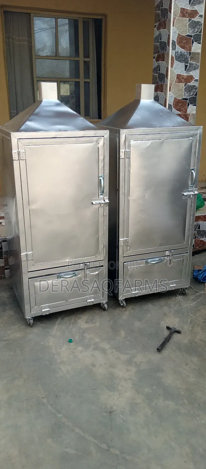 Smoking Machine Powered by Gas and Charcoal