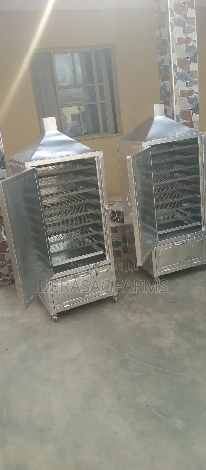 Smoking Machine Powered by Gas and Charcoal