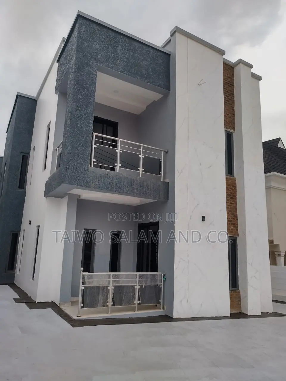 4bdrm Duplex in Basorun for sale