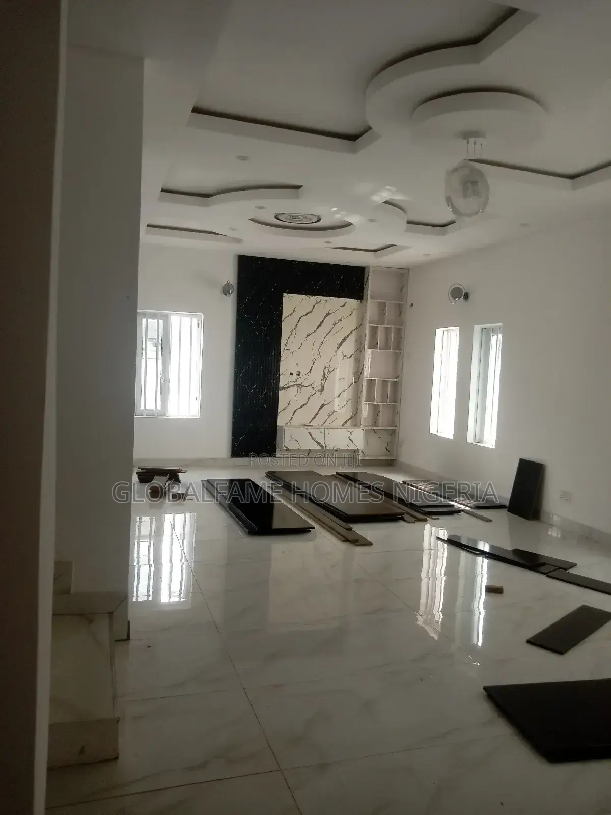 5bdrm Duplex in Bethel Court Estate, Lakowe for sale