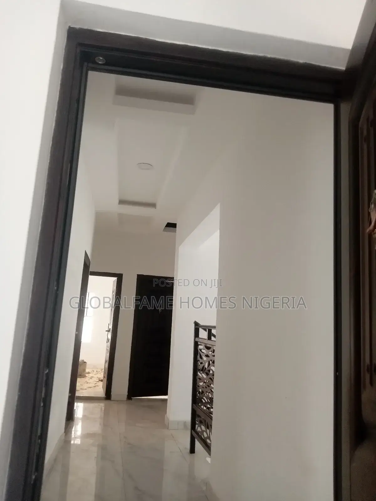 5bdrm Duplex in Bethel Court Estate, Lakowe for sale