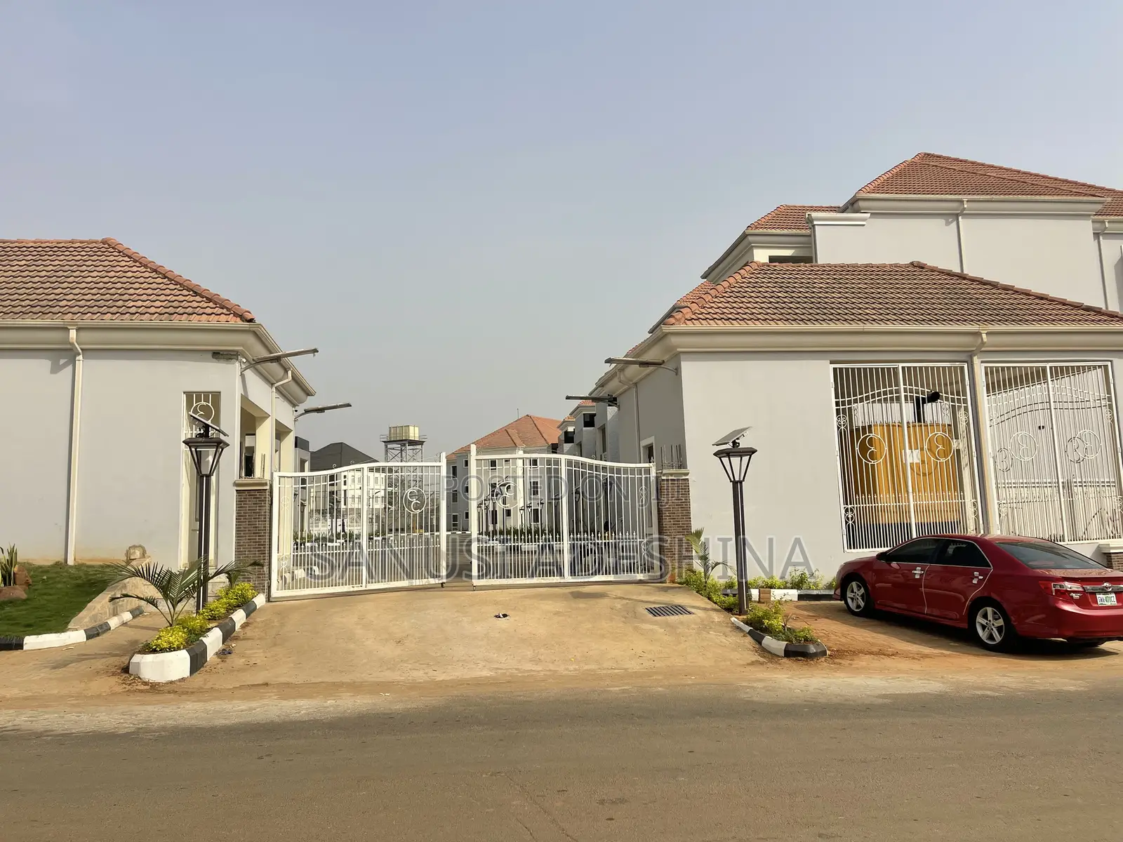 4bdrm Townhouse/Terrace in Fct Abuja Nigerian, Life Camp for sale