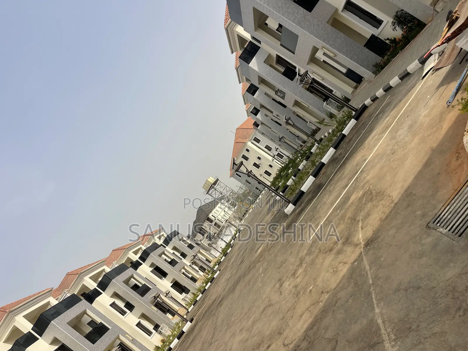 4bdrm Townhouse/Terrace in Fct Abuja Nigerian, Life Camp for sale