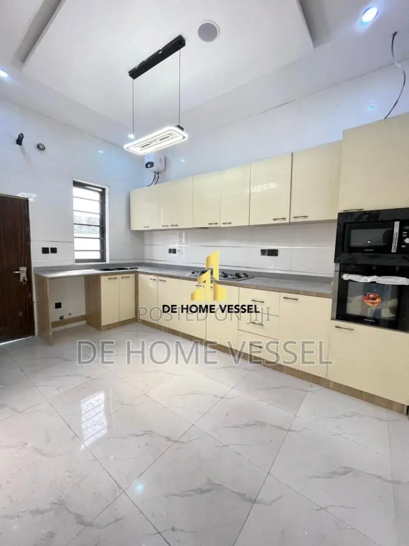 4bdrm Townhouse/Terrace in Ajah for sale