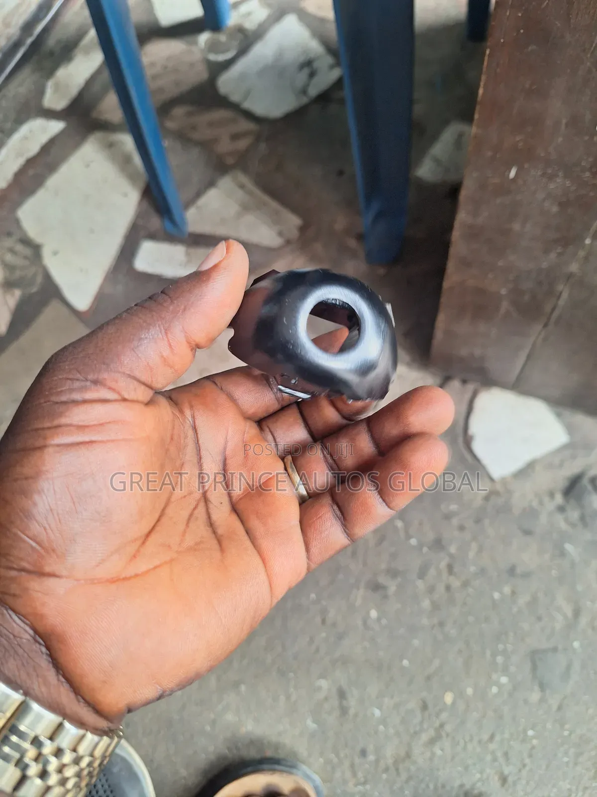 Camera Sitting Benz Gle
