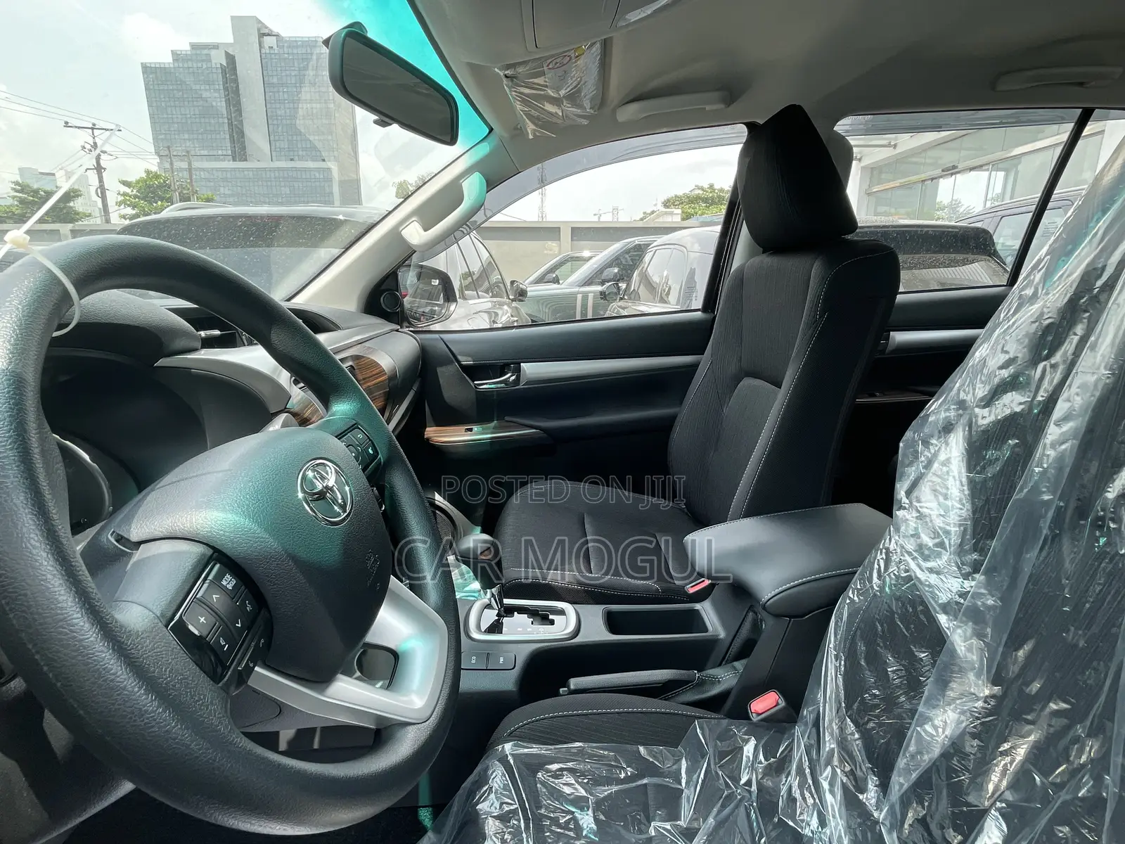 New Toyota Hilux 2024 Black
