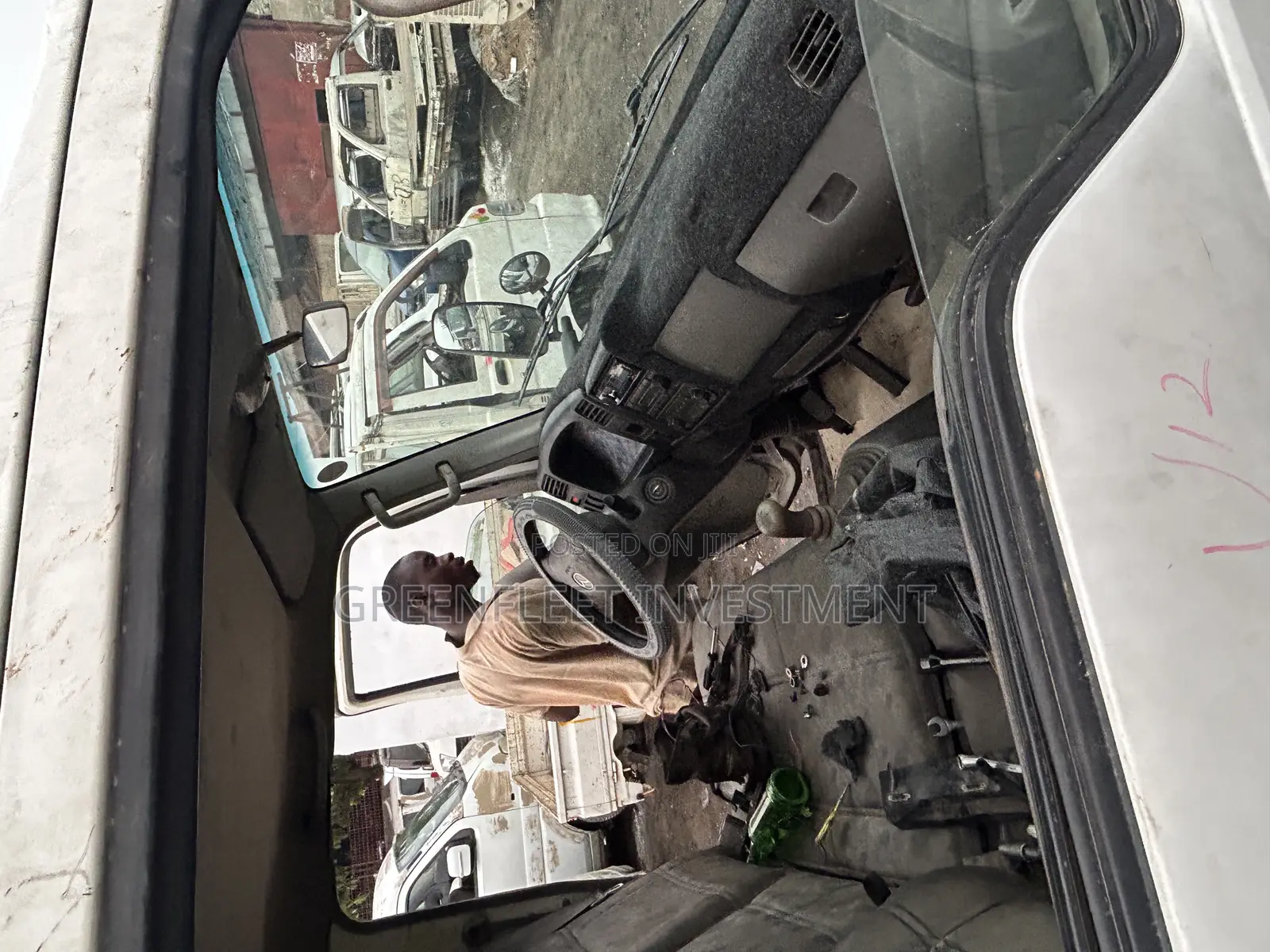 Titan Dash Manual Truck